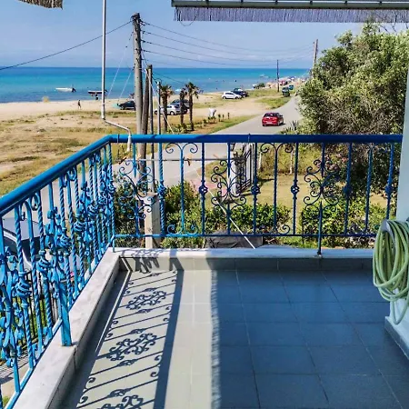Galinis' Sea Front Apartment Nea Kallikrateia
