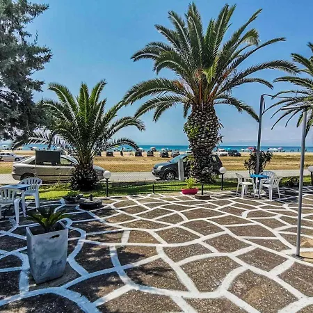 Galinis' Sea Front Apartment Nea Kallikrateia