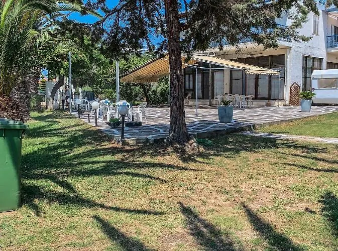 Galinis' Sea Front Lägenhet Nea Kallikrateia